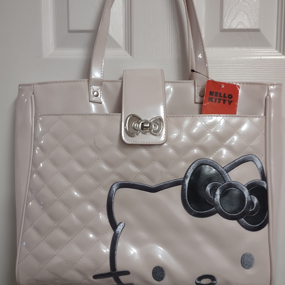 Hello Kitty Quilted Look Peal/white Color NWT - Picture 2 of 16